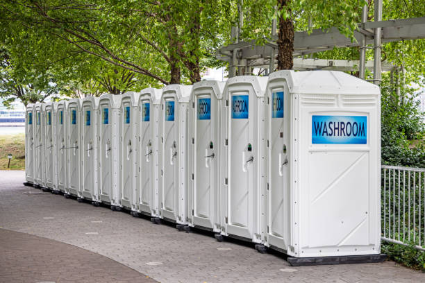 Best Portable restroom trailer rental  in Hubbard, TX
